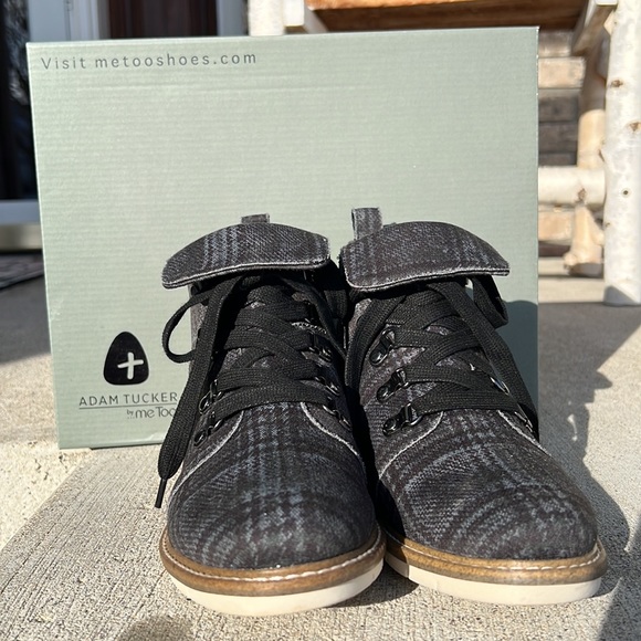 EUC Adam Tucker booties - Picture 2 of 14
